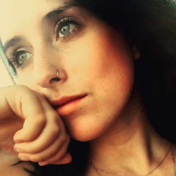 Meet your Posher, Taylor - Picture 1 of 1